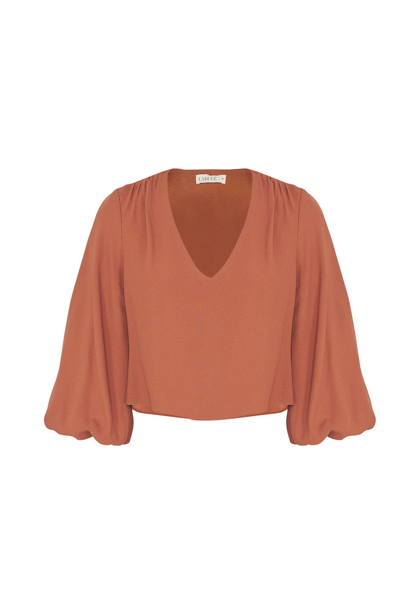 BLUSA CREPE PREGAS CAMELO